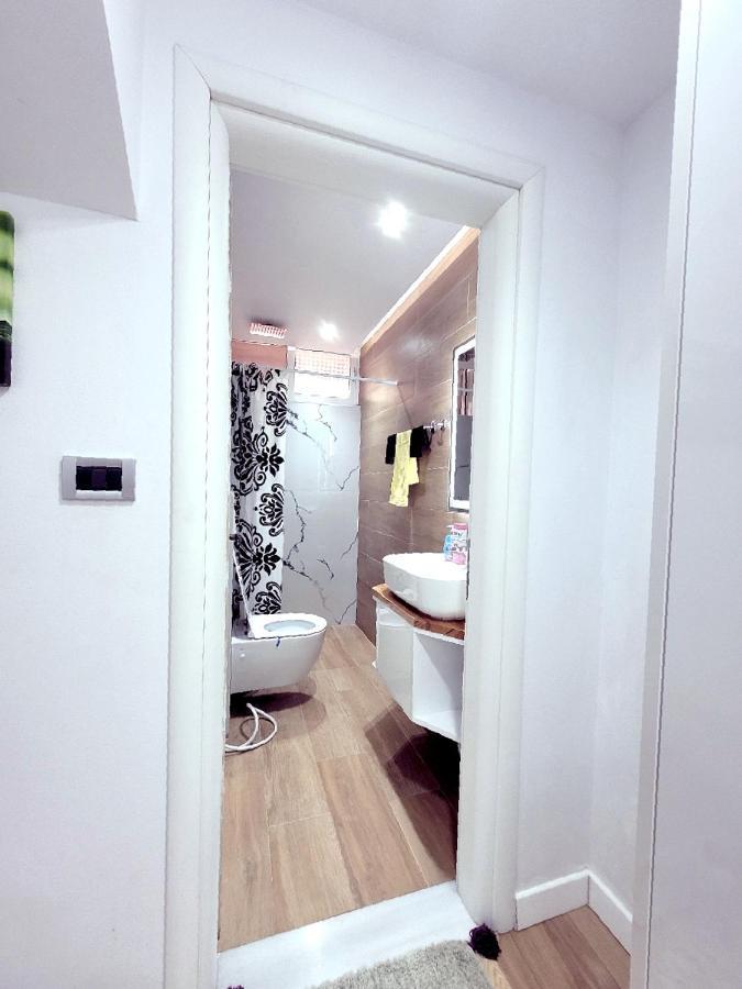 Loi Apartment Sarandë Eksteriør billede