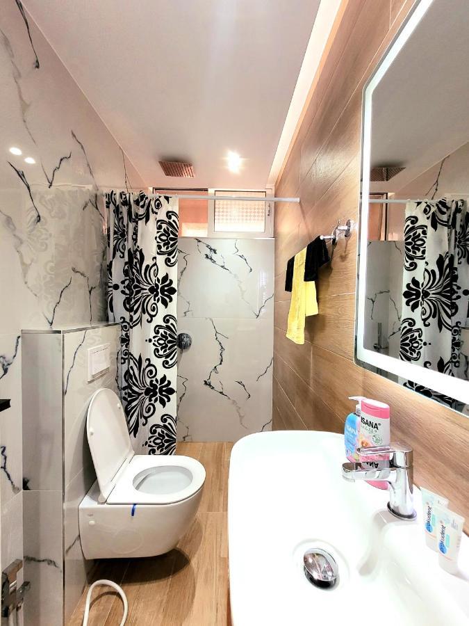 Loi Apartment Sarandë Eksteriør billede